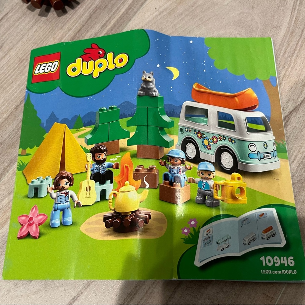 LEGO DUPLO Colorful Camping Adventure Set 10946 - Picture 9 of 9